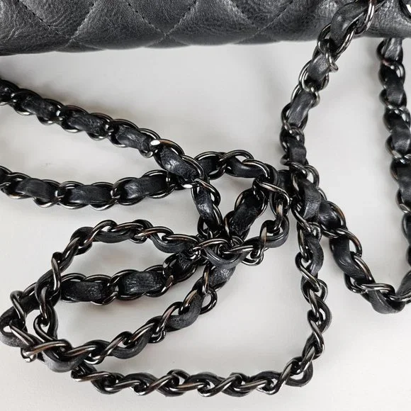 Chanel So Black Medium Calfskin Classic Flap Shoulder Bag - Picture 4 of 11